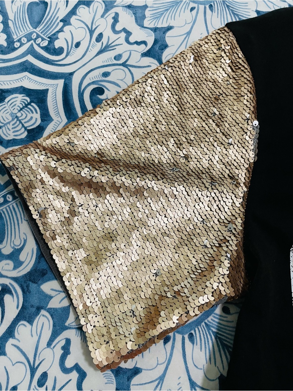 GAMEDAY COUTURE New Orleans SAINTS Short Sleeve Sequin Sleeve Tee - Black & Gold - Picture 6 of 7